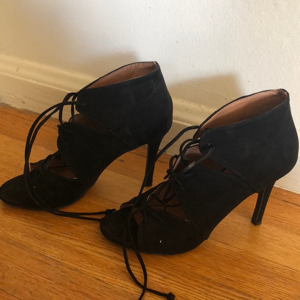 Madeline Ankle Bootie, size 7.5